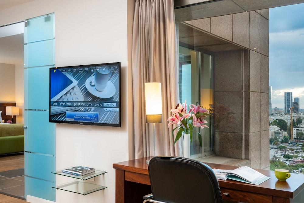 レオナルド シティ タワー ホテル テル アビブ Giv‘atayim エクステリア 写真 A room at the hotel