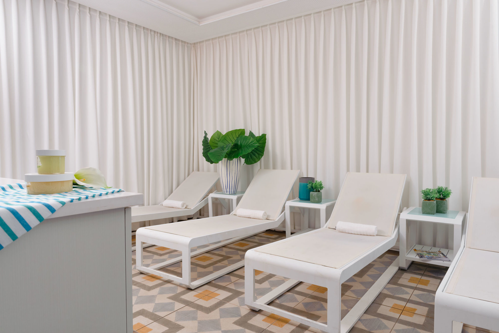 レオナルド シティ タワー ホテル テル アビブ Giv‘atayim エクステリア 写真 Spa at The Ivy Hotel