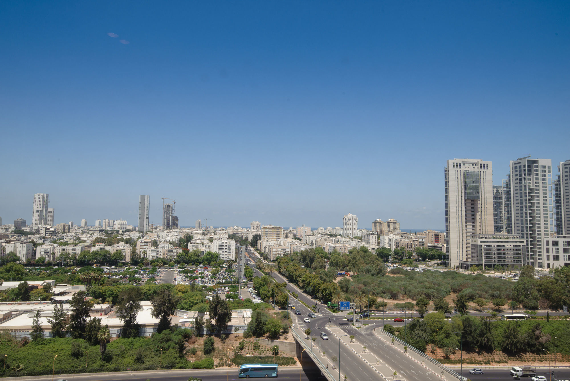 レオナルド シティ タワー ホテル テル アビブ Giv‘atayim エクステリア 写真 View of Kiryat Jamir