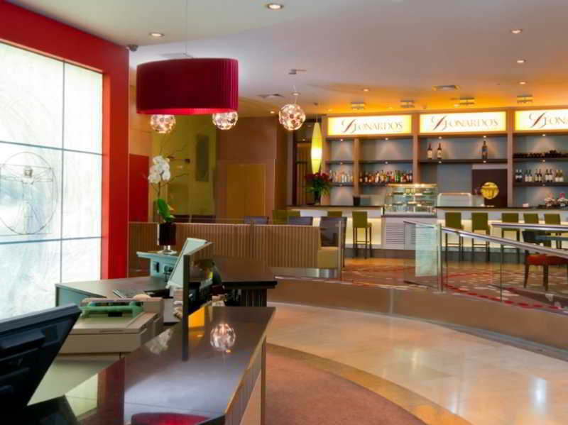 レオナルド シティ タワー ホテル テル アビブ Giv‘atayim エクステリア 写真 The bar at the hotel